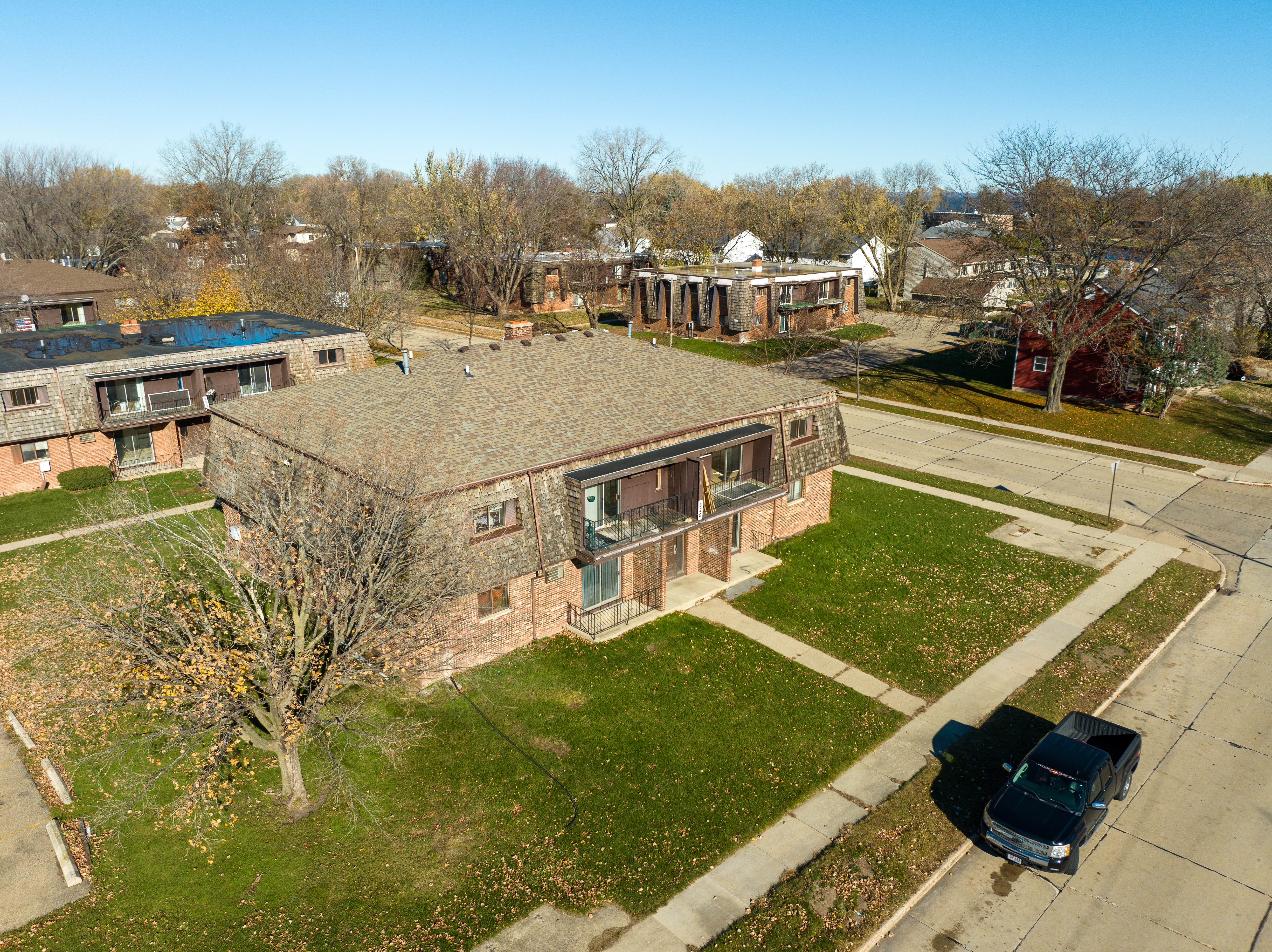 Captain's Cove grounds